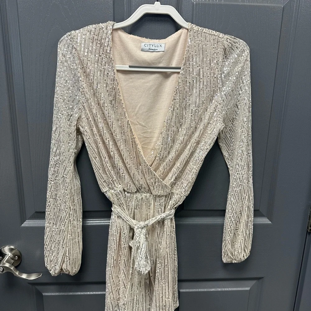 City Lux Sequin Romper. Size small. Never worn. Silver rosy gold sequins. - Picture 2 of 5